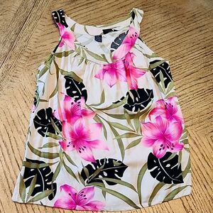 Floral Hawaiian top size M